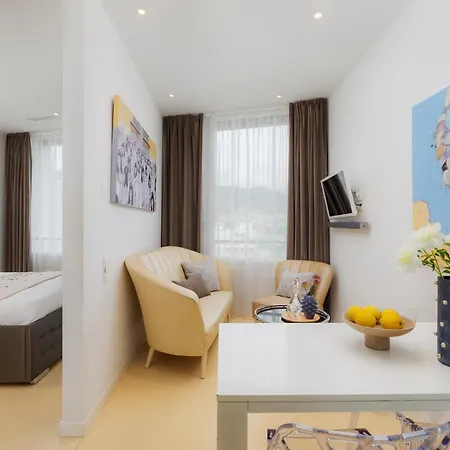 Visionapartments Wolframplatz - Contactless Check-in Апартаменты *