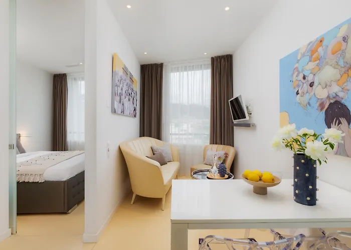 Visionapartments Wolframplatz - Contactless Check-in Апартаменты *